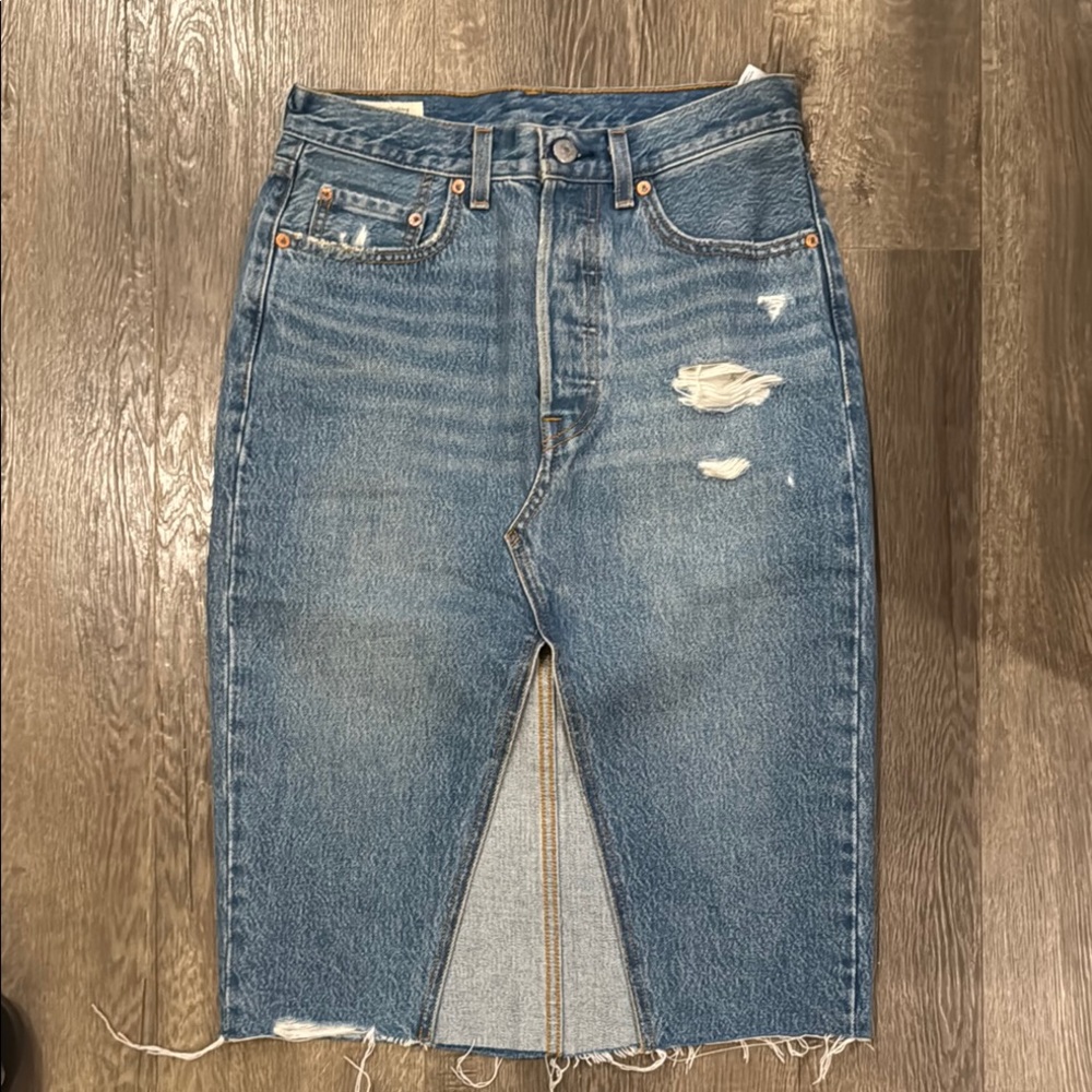 Levi’s premium classic perfect Denim Skirt